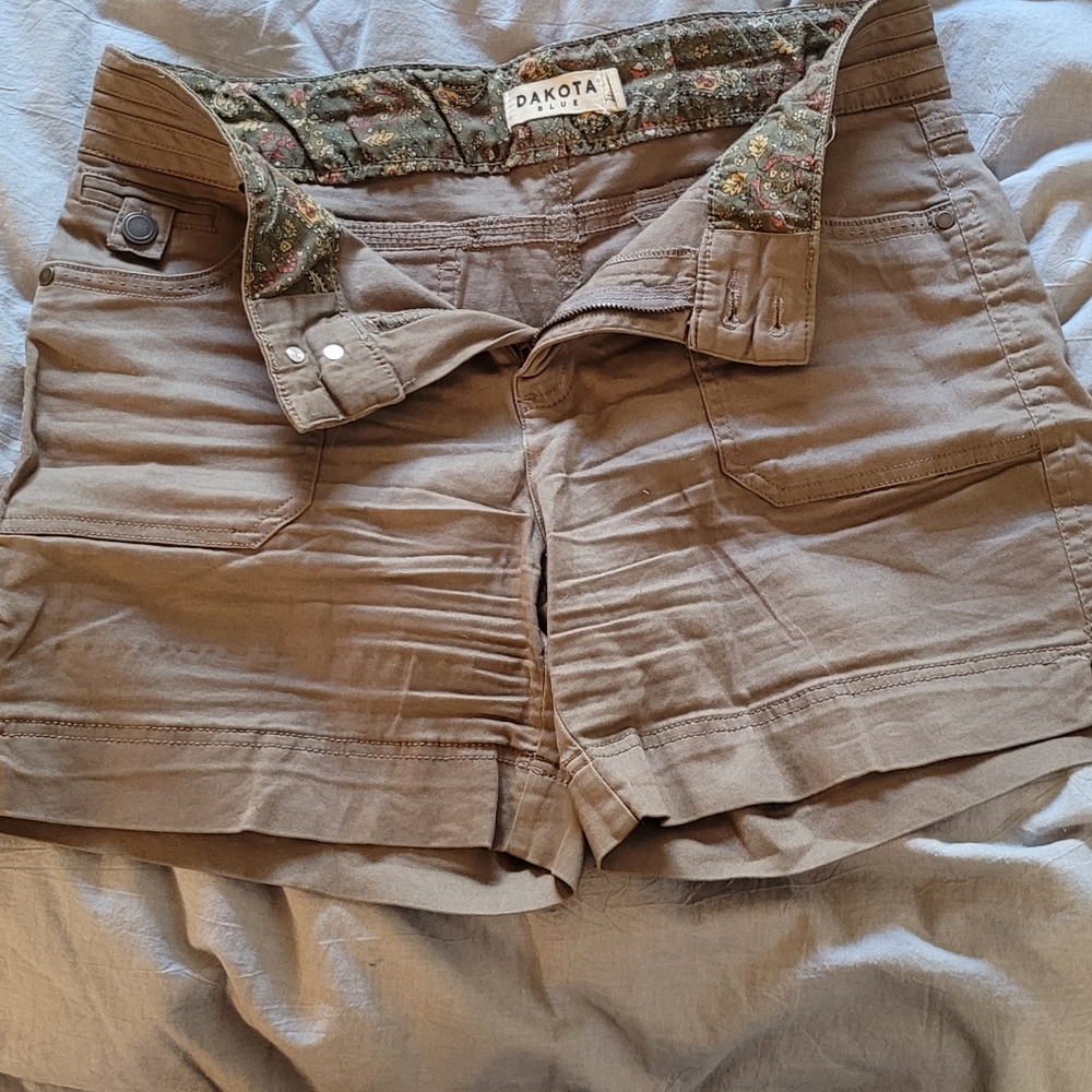 dakota blue | 10 | shorts